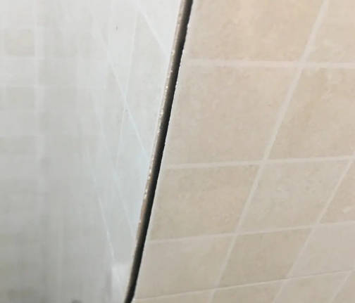 漳州瓷砖空鼓维修公司分享阳台瓷砖脱落的修复过程可以分为以下几个步骤